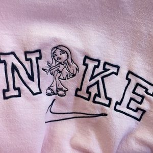BRATZ X NIKE EMBROIDERED XL CREWNECK